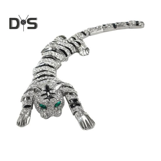 Брошь-булавка, инкрустированная блестящими стразами, значок в форме тигра, устойчивый к ржавчине, легкий, гибкий, брошь в виде тигра, модные аксессуары белый
Брошь-булавка, инкрустированная блестящими стразами, значок в форме тигра, устойчивый к ржавчине, легкий, гибкий, брошь в виде тигра, модные аксессуары белый