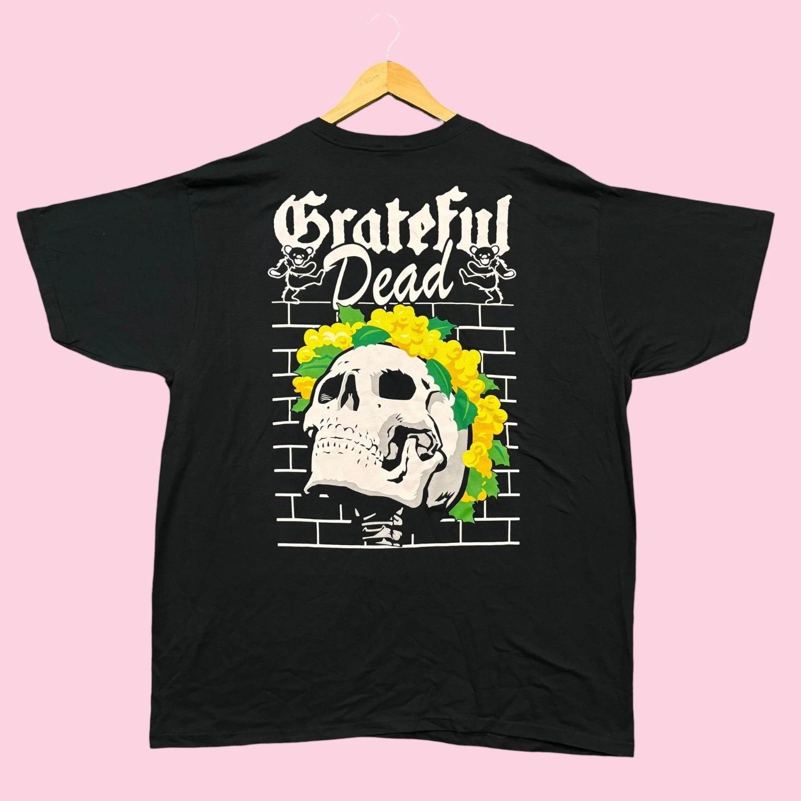 Grateful Dead Bertha Album Cover Rock Band Oversized Tee 2X S
Grateful Dead Bertha Album Cover Rock Band Oversized Tee 2X S