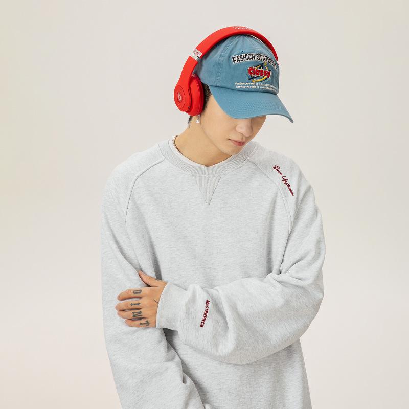 Men s Vintage Heavyweight Spliced Crew Neck Sweatshirt with Embroidered Lettering and Raglan Sleeves XXL білий/сірий колір
Men s Vintage Heavyweight Spliced Crew Neck Sweatshirt with Embroidered Lettering and Raglan Sleeves XXL білий/сірий колір