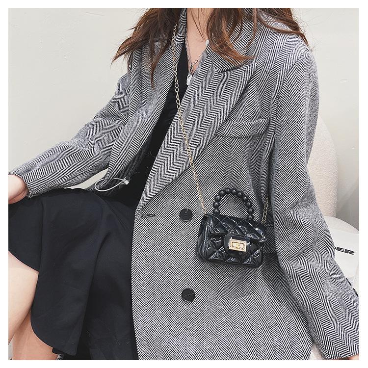 Цукеркові кольори желе жіночі сумки 2024 зовнішня торгівля жіночі сумки оптом нова прозора желе сумка жорсткий ПВХ матеріал чорний
Цукеркові кольори желе жіночі сумки 2024 зовнішня торгівля жіночі сумки оптом нова прозора желе сумка жорсткий ПВХ матеріал чорний