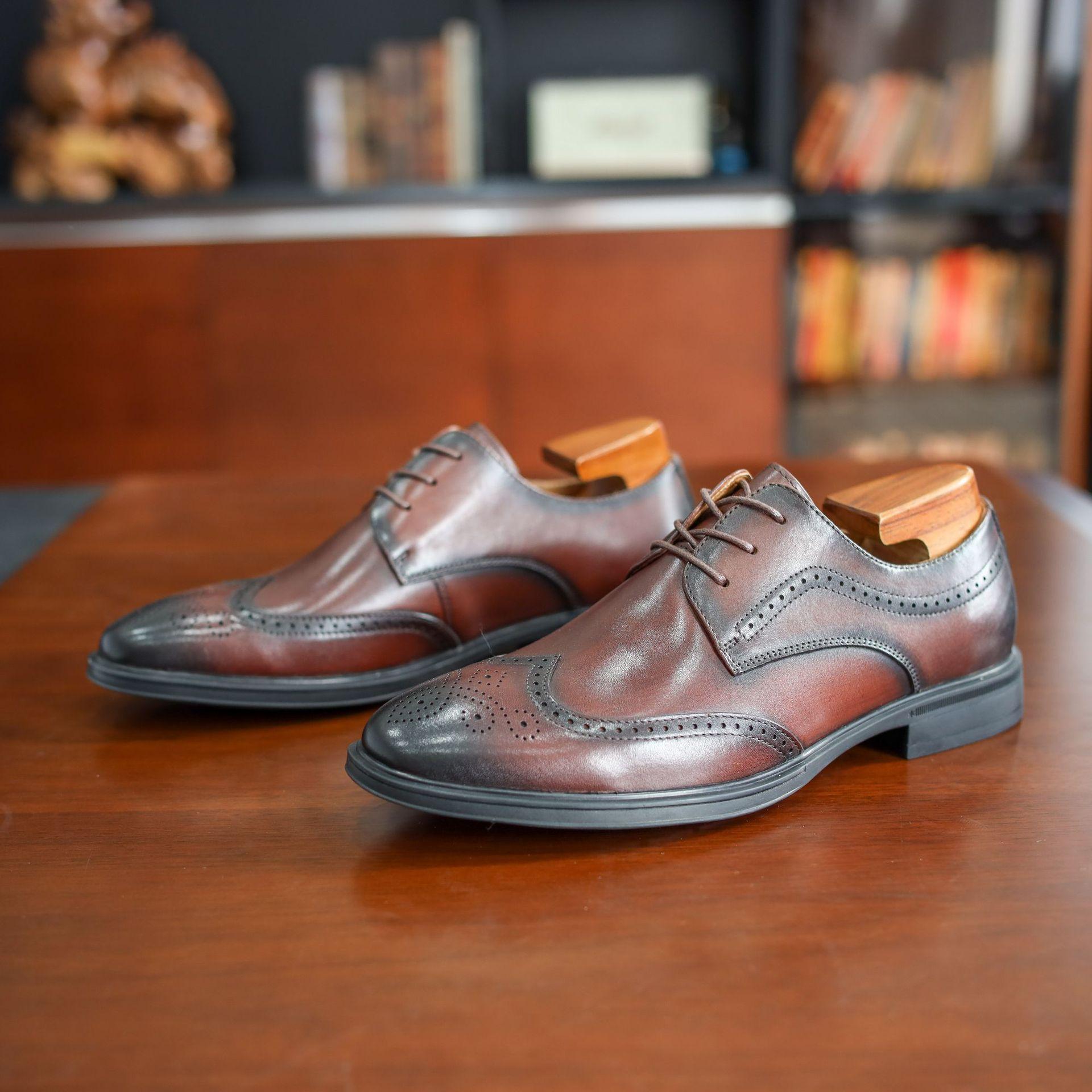 Brock carved men s leather shoes first layer cowhide business British style wedding shoes casual men s leather shoes leather work 43 темно-коричневого кольору
Brock carved men s leather shoes first layer cowhide business British style wedding shoes casual men s leather shoes leather work 43 темно-коричневого кольору