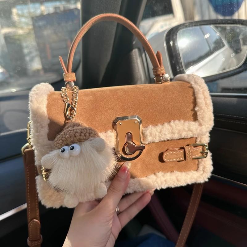 Сумка Женская 2025 Лето Новая Сумка Через Плечо Женская Сумка Маленькая Квадратная Сумка Плюшевая Премиальная Сумка Ручная Кладь коричневый