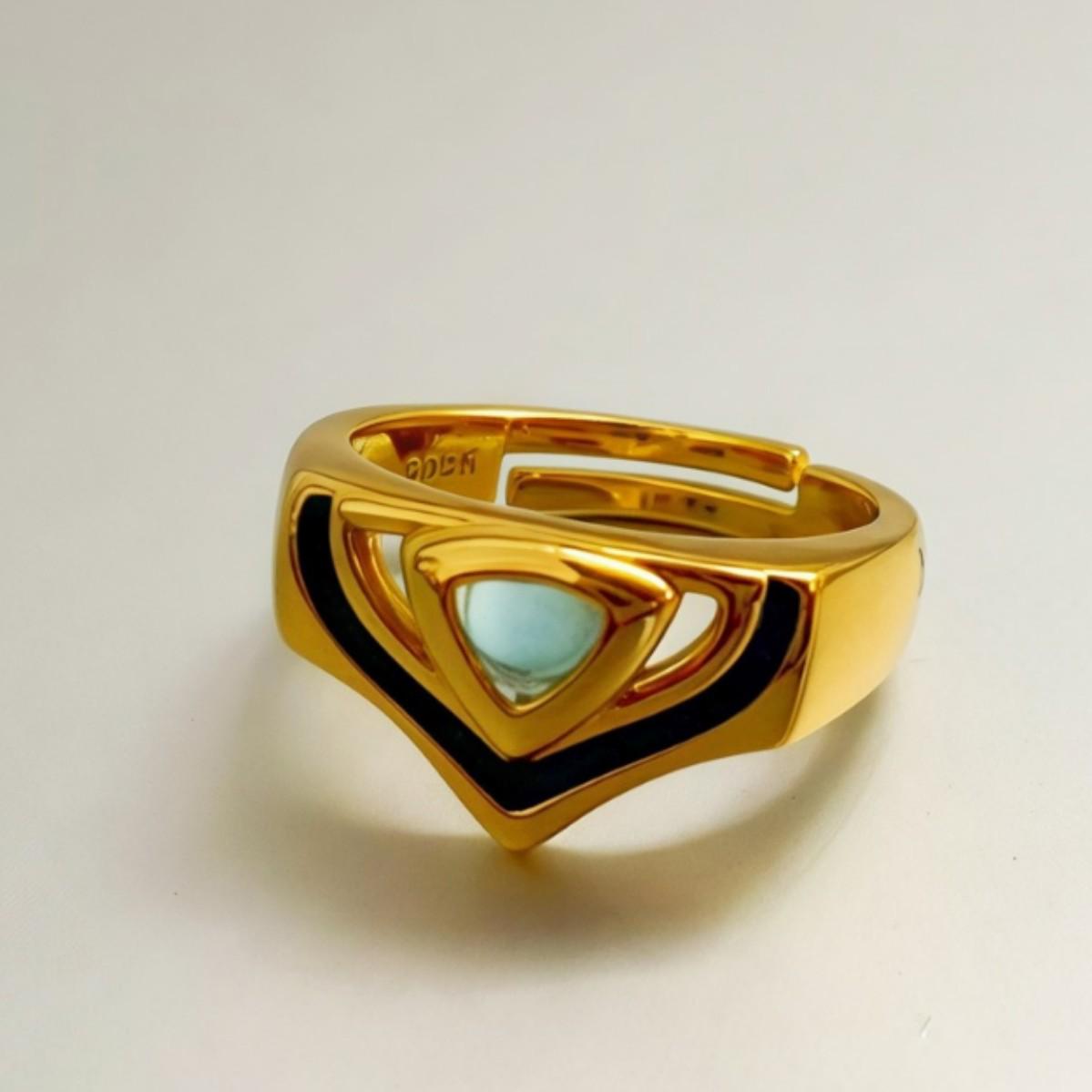 Ultraman Adjustable Ring Featuring Tiga and Seven
Ultraman Adjustable Ring Featuring Tiga and Seven