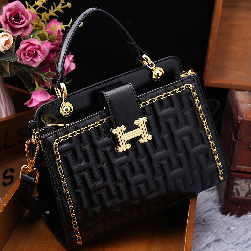 Women s High-End Leather Quilted Handbag - 2023 Autumn/Winter Fashion, Single Shoulder Chain Crossbody Bag чорний
Women s High-End Leather Quilted Handbag - 2023 Autumn/Winter Fashion, Single Shoulder Chain Crossbody Bag чорний