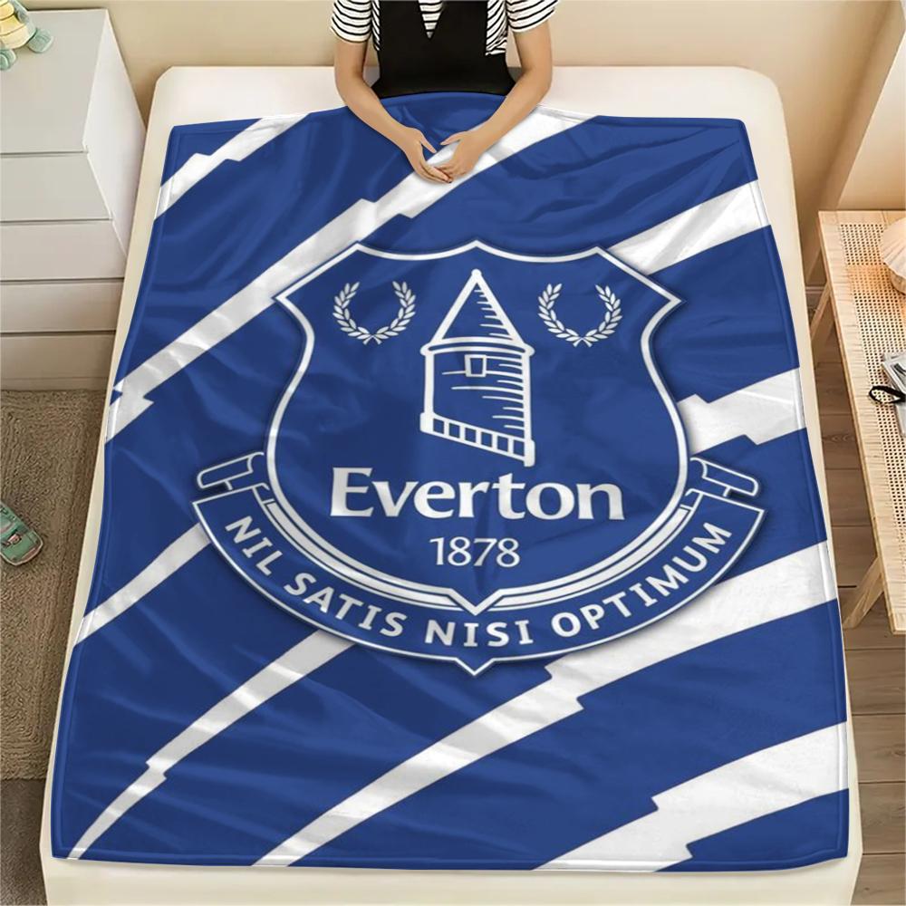 1pc Everton FC Print Flannel Blanket, High quality Comfortable for All Seasons, Home Decor, Warmth and Comfort, Perfect for Christmas Gifts40 80cm x 120cm
1pc Everton FC Print Flannel Blanket, High quality Comfortable for All Seasons, Home Decor, Warmth and Comfort, Perfect for Christmas Gifts40 80cm x 120cm