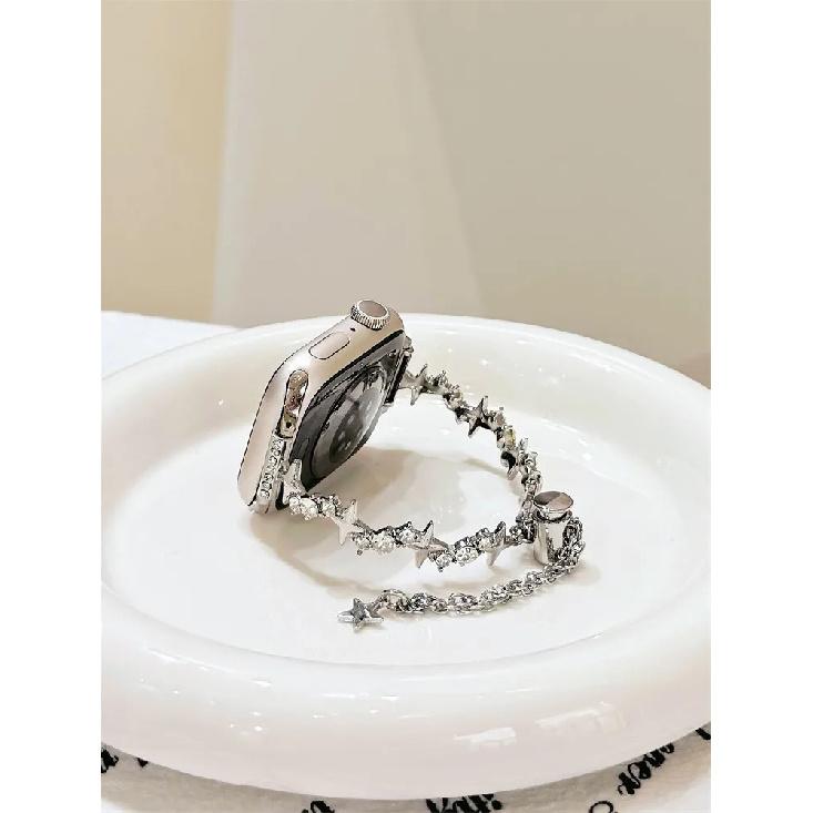 Y2K Star Bracelet Strap for Apple Watch S10 9 8 7 6 5 SE Diamond Irregular Metal Band for Iwatch 44mm 45 38 40 41mm 42mm 46 49mm for S10 46mm срібний
Y2K Star Bracelet Strap for Apple Watch S10 9 8 7 6 5 SE Diamond Irregular Metal Band for Iwatch 44mm 45 38 40 41mm 42mm 46 49mm for S10 46mm срібний