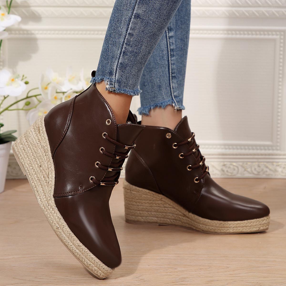 Короткие ботинки на танкетке с толстой подошвой и острым носком, однотонные, шнуровка спереди, подошва из соломенной пеньковой веревки 42 бордовый
Короткие ботинки на танкетке с толстой подошвой и острым носком, однотонные, шнуровка спереди, подошва из соломенной пеньковой веревки 42 бордовый