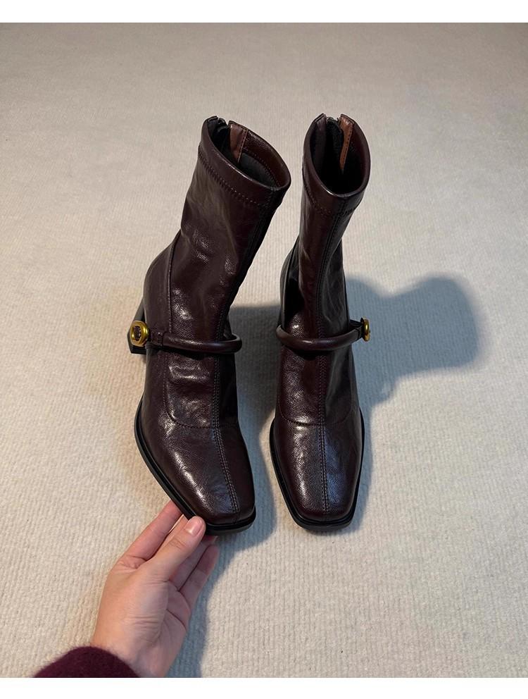 High-heeled short boots women s 2025 autumn and winter new single boots new Chinese style elastic thin boots thick heel square head Martin boots 40 коричневый
High-heeled short boots women s 2025 autumn and winter new single boots new Chinese style elastic thin boots thick heel square head Martin boots 40 коричневый
