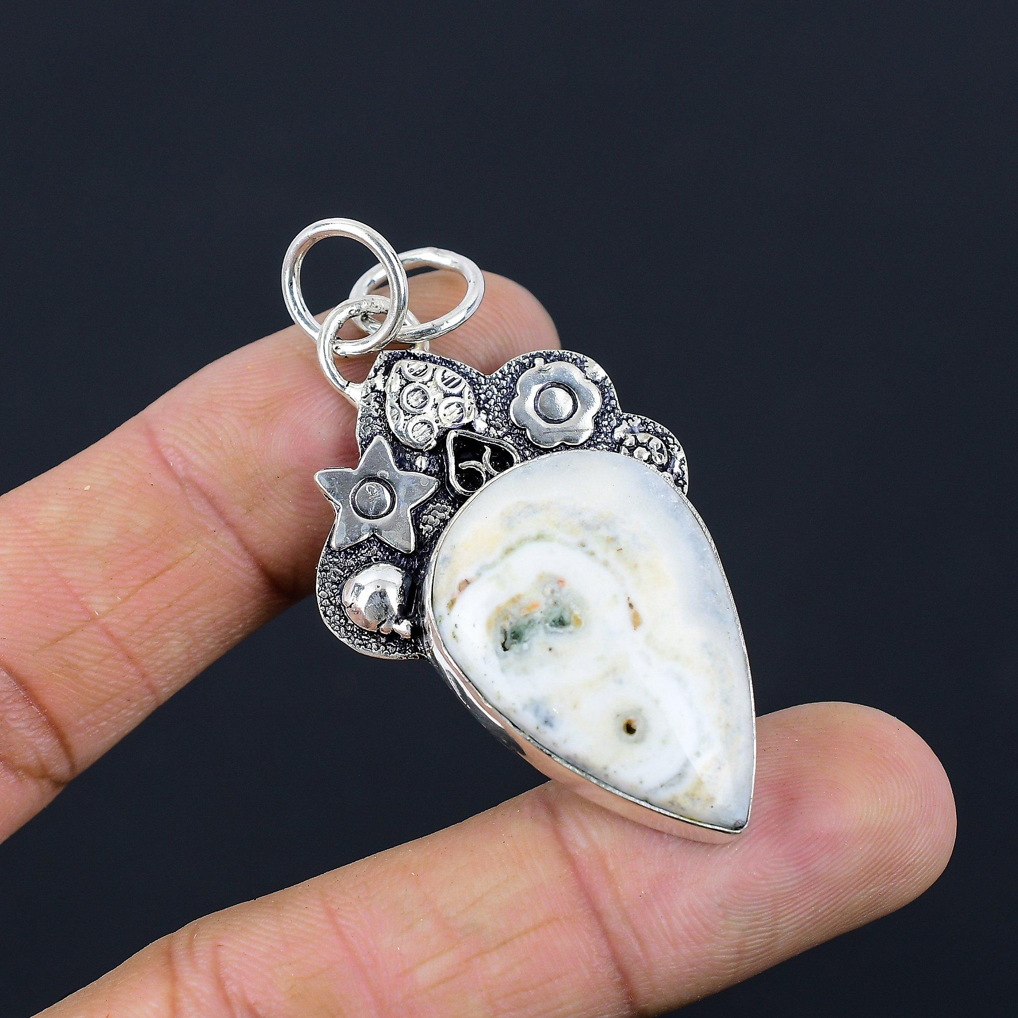 Natural Solar Moss Opal Gemstone Jewelry 925 Sterling Silver Pendant For Girls
Natural Solar Moss Opal Gemstone Jewelry 925 Sterling Silver Pendant For Girls