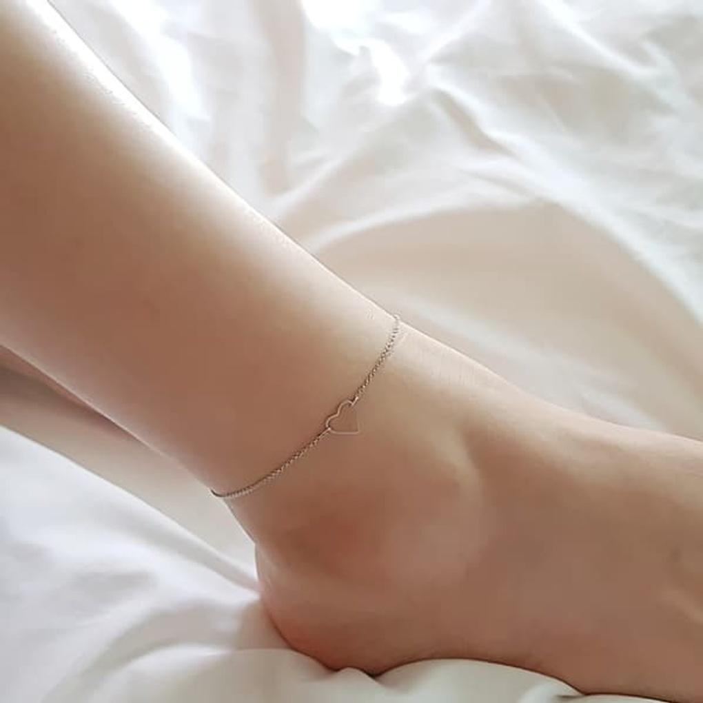 Women s Daily One Point Heart Anklet Bracelet gold
Women s Daily One Point Heart Anklet Bracelet gold