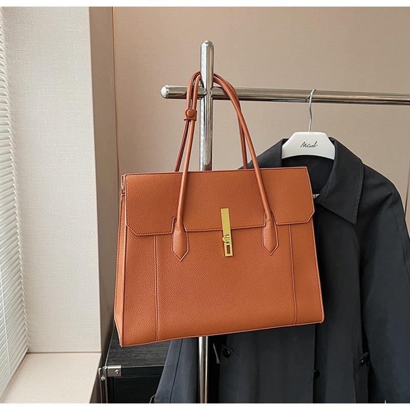 New shoulder large-capacity commuter bag, professional women s bag, computer bag, handbag, lightweight tote women s bag золотий коричневий колір
New shoulder large-capacity commuter bag, professional women s bag, computer bag, handbag, lightweight tote women s bag золотий коричневий колір