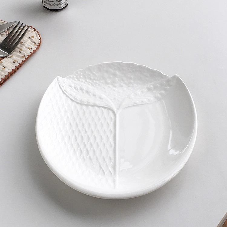 Irregular Shape White Ceramic Plate Household 7.5 Inch Underglazed Colour Leaf Pattern Dividing Dish Aesthetic Deesert Tableware 7.5 inches білий
Irregular Shape White Ceramic Plate Household 7.5 Inch Underglazed Colour Leaf Pattern Dividing Dish Aesthetic Deesert Tableware 7.5 inches білий