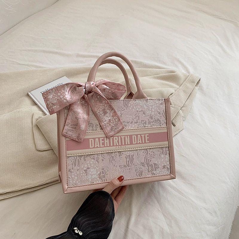 Женская сумка Модная трендовая Самая продаваемая Сумка через плечо для通勤 Pink small size
Женская сумка Модная трендовая Самая продаваемая Сумка через плечо для通勤 Pink small size