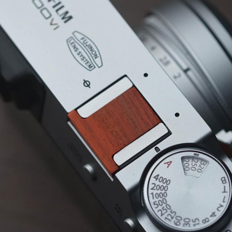 DBZZ wooden hot boot cover is suitable for Fuji X 100 VIX 100 VX 100 FXT 5 XT 4 XT 3 XT 20 XT 100 XT 30 and Fujifilm camera leaf (small rosewood)
DBZZ wooden hot boot cover is suitable for Fuji X 100 VIX 100 VX 100 FXT 5 XT 4 XT 3 XT 20 XT 100 XT 30 and Fujifilm camera leaf (small rosewood)