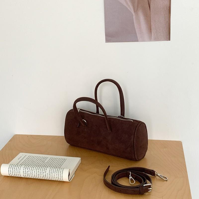 Matte Velvet Niche Design Retro Handbag Women Korean Version 2025 Suede Long Terms Cylindrical Cross-body Bag коричневий
Matte Velvet Niche Design Retro Handbag Women Korean Version 2025 Suede Long Terms Cylindrical Cross-body Bag коричневий