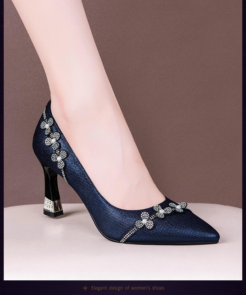 Французские туфли на высоком каблуке из мягкой кожи женские 2025 весна и лето новые толстый каблук острый носок стразы модные подружки невесты средний каблук туфли на высоком каблуке женские 40
Французские туфли на высоком каблуке из мягкой кожи женские 2025 весна и лето новые толстый каблук острый носок стразы модные подружки невесты средний каблук туфли на высоком каблуке женские 40