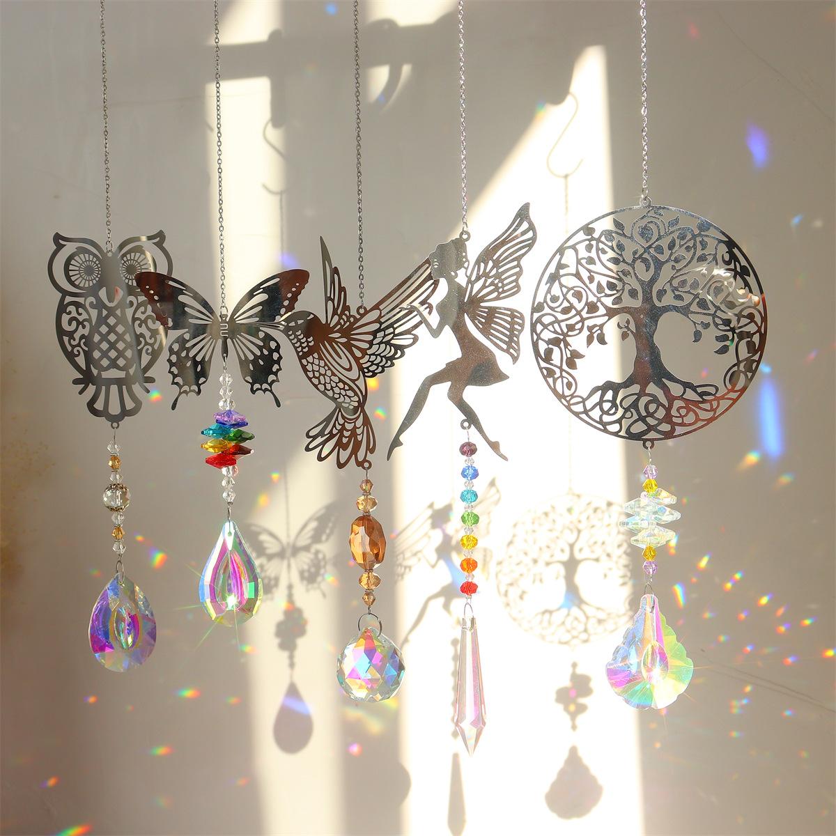Suncatcher Crystal Rainbow Maker Серебряный цвет Бабочка Дерево жизни Птица Полый узор Витражное окно Уличное украшение
Suncatcher Crystal Rainbow Maker Серебряный цвет Бабочка Дерево жизни Птица Полый узор Витражное окно Уличное украшение