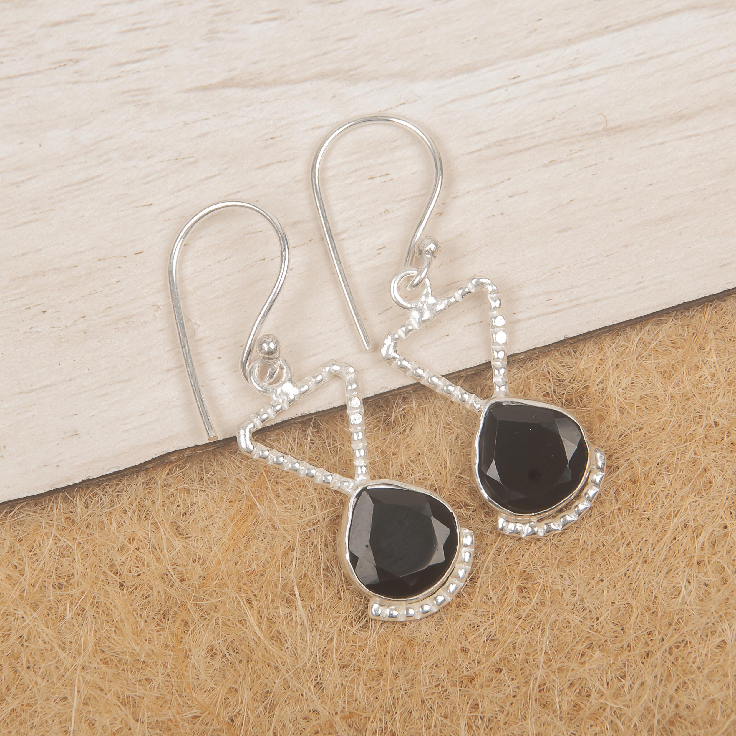 Серьги из цельного серебра 925 пробы с черным ониксом, серьги с драгоценными камнями ручной работы, подарки жене, абсолютно новые серьги 1.62 Inches чёрный
Серьги из цельного серебра 925 пробы с черным ониксом, серьги с драгоценными камнями ручной работы, подарки жене, абсолютно новые серьги 1.62 Inches чёрный