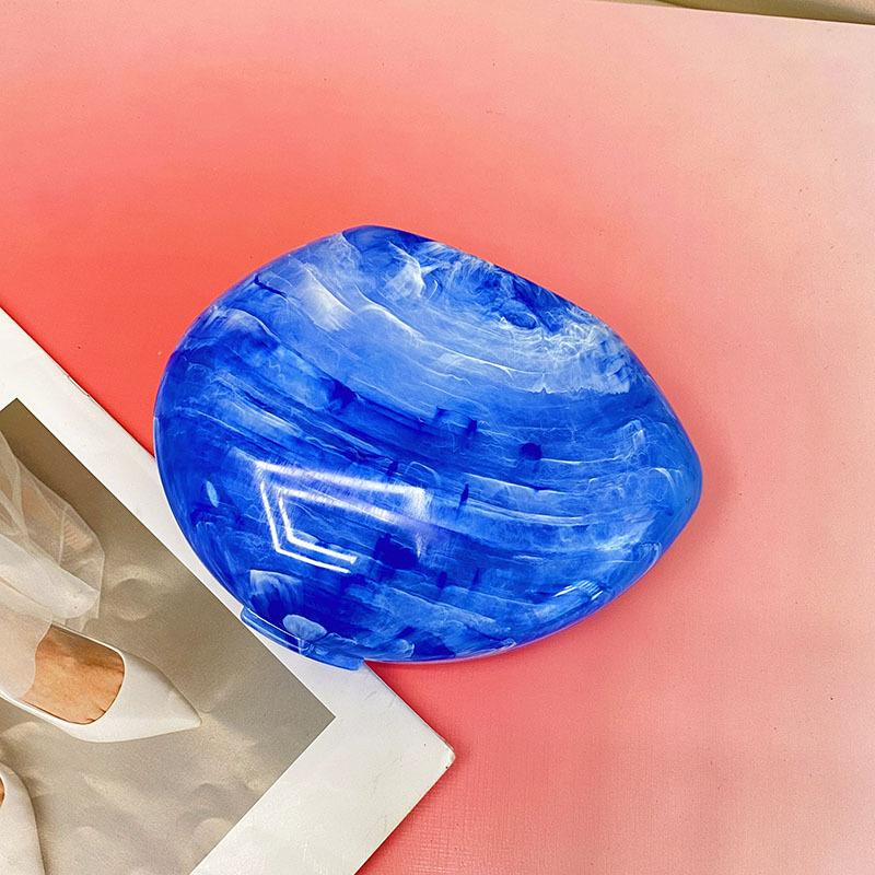 Fashion niche design acrylic bag shell bag stone pattern amber clutch messenger bag синий
Fashion niche design acrylic bag shell bag stone pattern amber clutch messenger bag синий