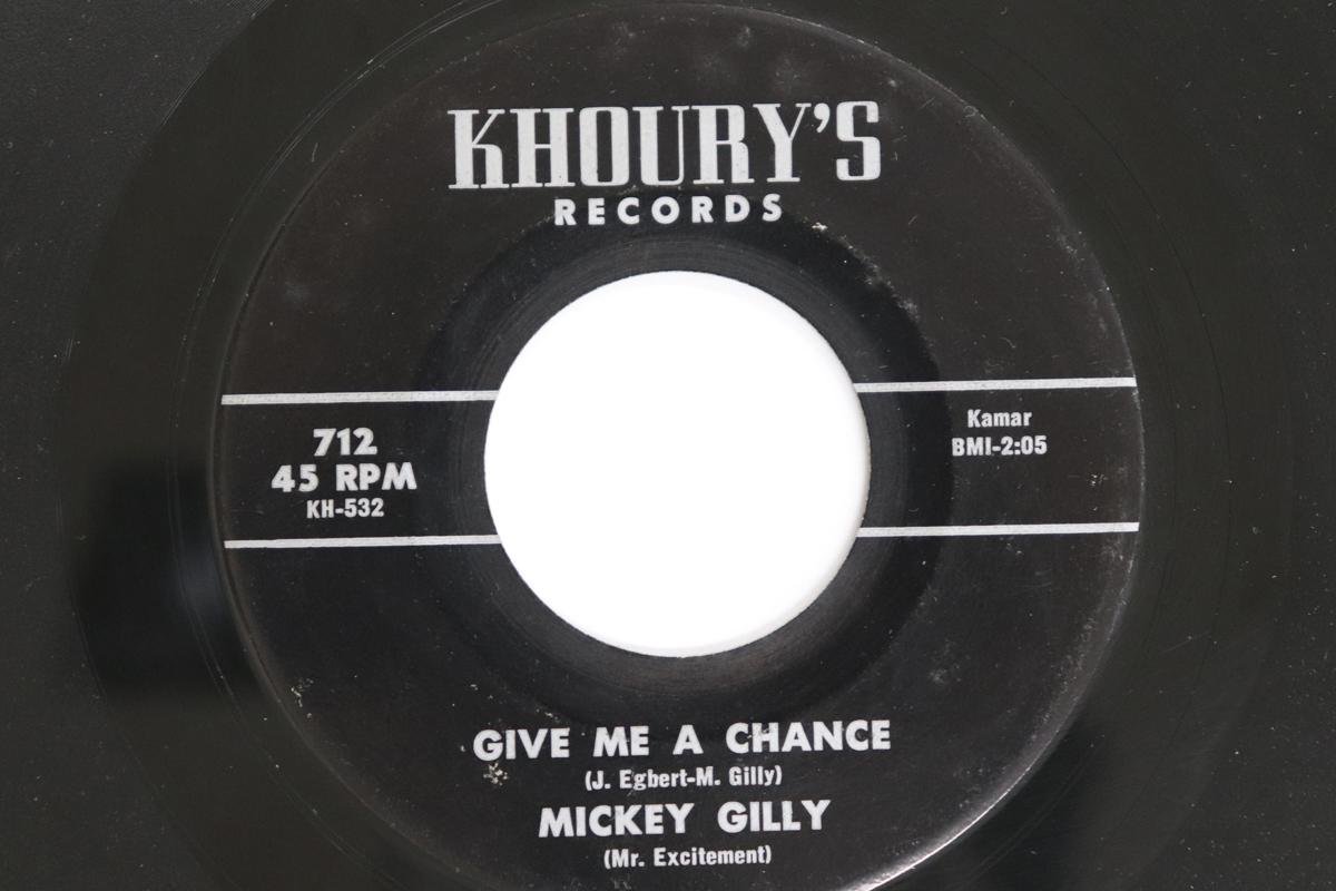 7inch Record MICKEY GILLEY - Give Me A Chance / Drive In Movie 712 KHOURY S RECORD US Rock Used
7inch Record MICKEY GILLEY - Give Me A Chance / Drive In Movie 712 KHOURY S RECORD US Rock Used