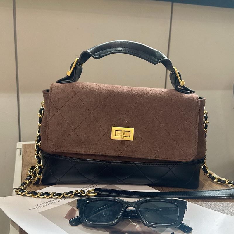New cowhide leather rhombus chain bag tote bag portable shoulder messenger bag small square bag women 24cm*8cm*17cm
New cowhide leather rhombus chain bag tote bag portable shoulder messenger bag small square bag women 24cm*8cm*17cm