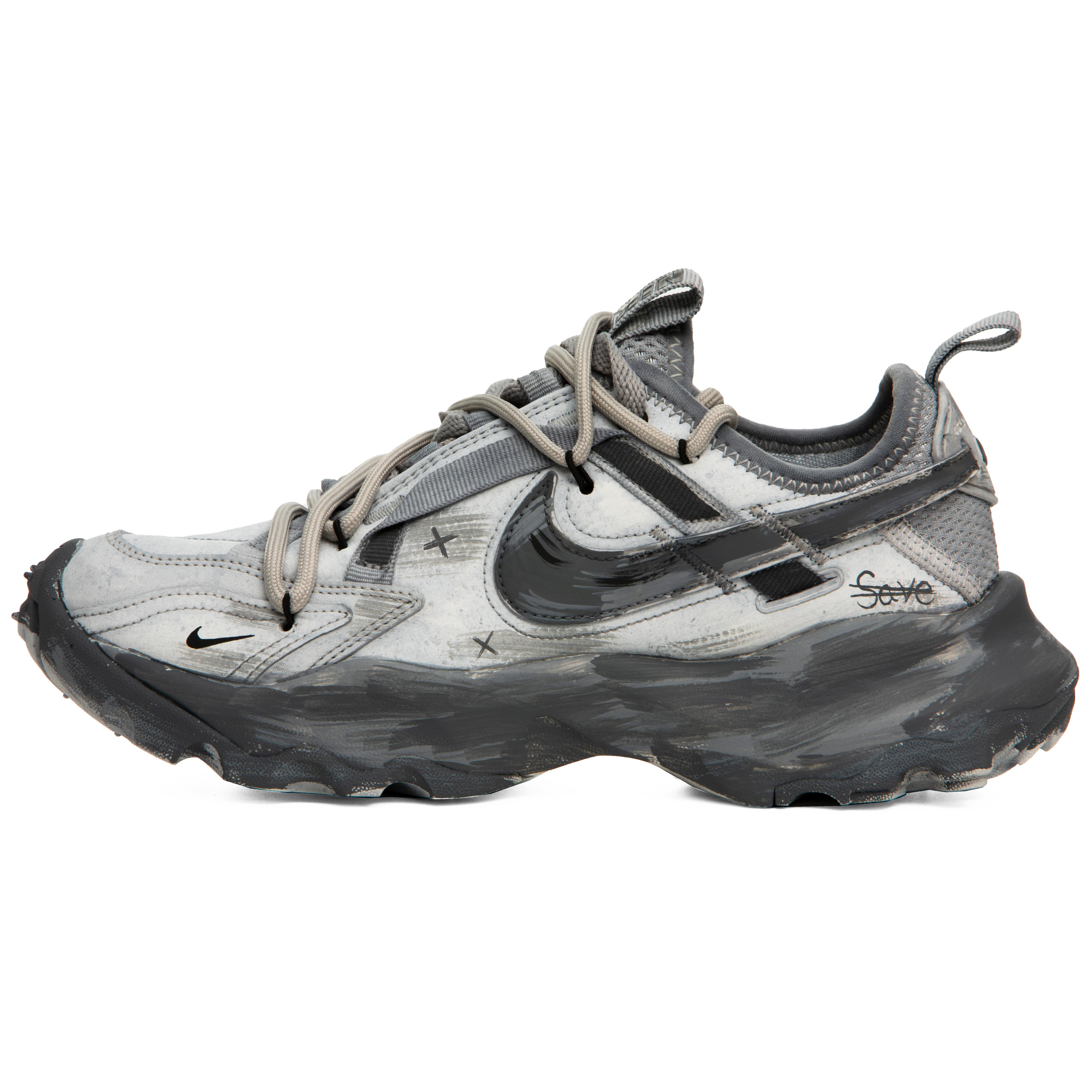 Nike TC 7900 Gray Zone Textile, Synthetic Leather, TPU Cushioning Slip Resistant Abrasion Resistant Height Increasing DD9682-100(Team63-) 35.5
Nike TC 7900 Gray Zone Textile, Synthetic Leather, TPU Cushioning Slip Resistant Abrasion Resistant Height Increasing DD9682-100(Team63-) 35.5