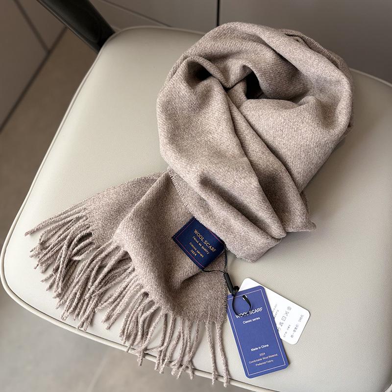 Шарф из австралийской шерсти в клетку — классический стиль унисекс, тепло зимой 190 cm
Шарф из австралийской шерсти в клетку — классический стиль унисекс, тепло зимой 190 cm