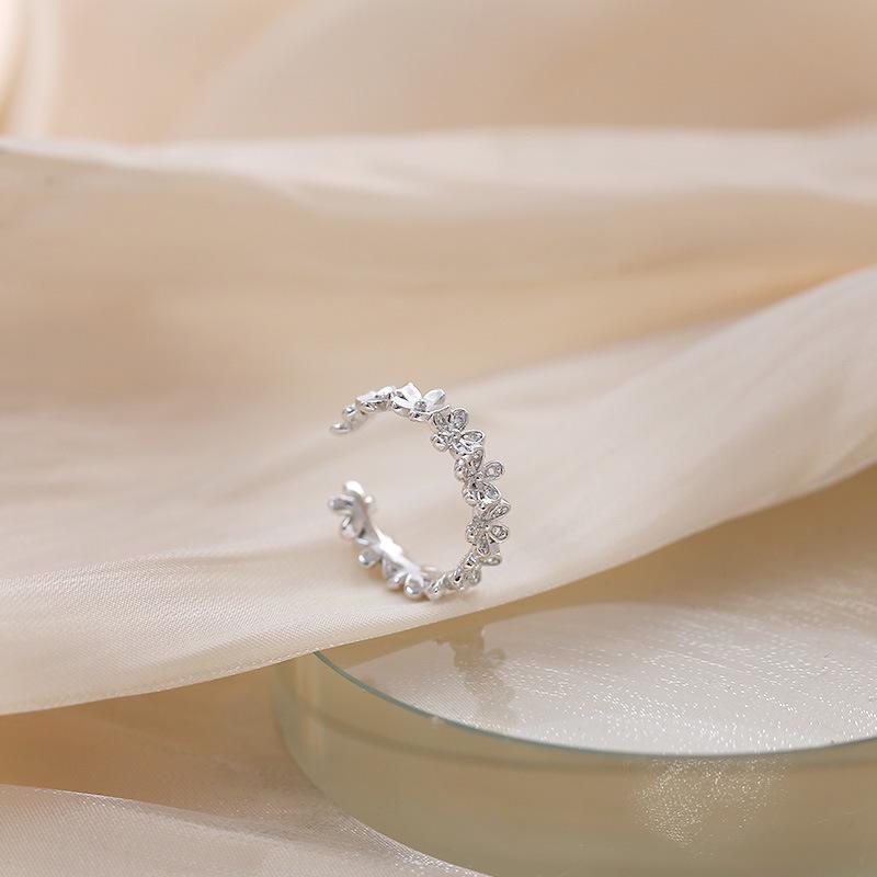 S925 Sterling Silver Romantic Wreath Ring: Trendy, Versatile Open Jewelry for Women Adjustable Open Size
S925 Sterling Silver Romantic Wreath Ring: Trendy, Versatile Open Jewelry for Women Adjustable Open Size
