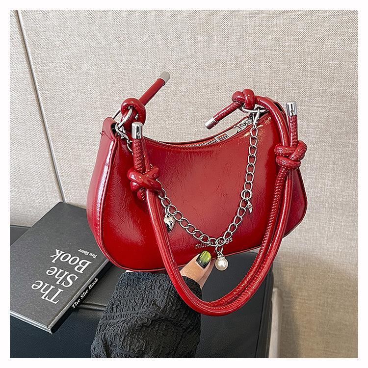 Underarm Women s Autumn/Winter Fashion Chain Dumpling Crossbody Bag in White Silver червоний
Underarm Women s Autumn/Winter Fashion Chain Dumpling Crossbody Bag in White Silver червоний
