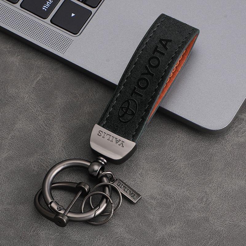 Leather Car Emblem Keychain Key Chain Rings for Toyota Hilux Prius Auris Corolla Camry Avensis RAV4 CHR Yaris Land Cruiser
Leather Car Emblem Keychain Key Chain Rings for Toyota Hilux Prius Auris Corolla Camry Avensis RAV4 CHR Yaris Land Cruiser