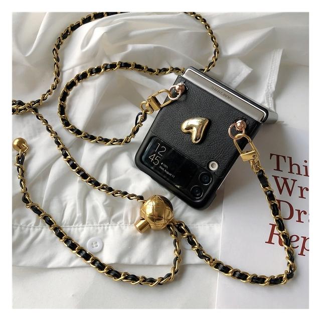 Чехол для телефона из искусственной кожи с 3d мультяшным золотистым сердечком для Samsung Galaxy Z Flip 3 4 5g, роскошный регулируемый чехол с ремешком через плечо-цепочкой For Samsung Z Flip 3
Чехол для телефона из искусственной кожи с 3d мультяшным золотистым сердечком для Samsung Galaxy Z Flip 3 4 5g, роскошный регулируемый чехол с ремешком через плечо-цепочкой For Samsung Z Flip 3