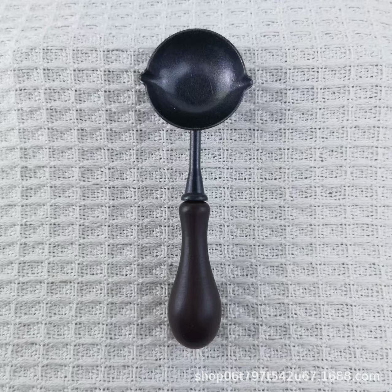 Dual-Head Non-Stick Wax Seal Spoon Anti-Adhesion & Easy-Clean Tool for Heating Wax Seal Stamps темно-коричневого кольору
Dual-Head Non-Stick Wax Seal Spoon Anti-Adhesion & Easy-Clean Tool for Heating Wax Seal Stamps темно-коричневого кольору