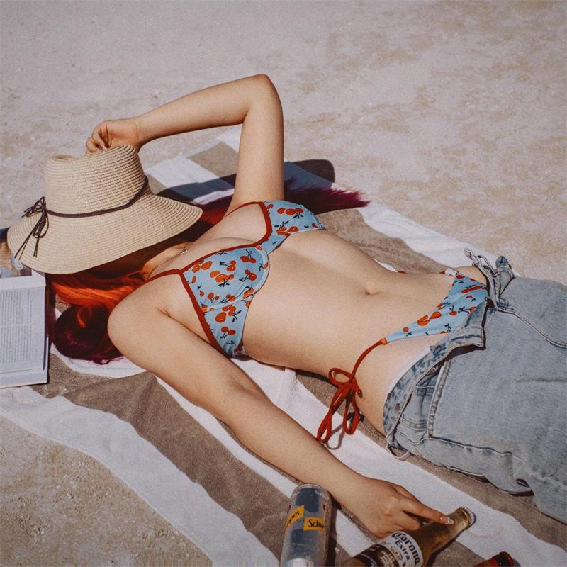 Korean Hot Girl Push-Up Underwire Bikini - Cute Print Split Swimsuit. Large як показано кольору
Korean Hot Girl Push-Up Underwire Bikini - Cute Print Split Swimsuit. Large як показано кольору