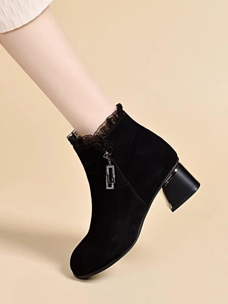 Осень и зима новая популярная универсальная круглая голова толстый каблук удобные на молнии модные ботинки мягкие кожаные ботинки женские мягкая подошва женские ботинки 41
Осень и зима новая популярная универсальная круглая голова толстый каблук удобные на молнии модные ботинки мягкие кожаные ботинки женские мягкая подошва женские ботинки 41