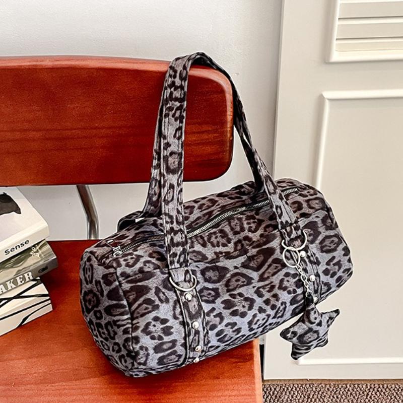 Fashionable Large Capaci oulder Bag Underarm Star Leopard Print Spicy Girl Y2K Single Shoulder Bag Soft Nylon Women s Handbag
Fashionable Large Capaci oulder Bag Underarm Star Leopard Print Spicy Girl Y2K Single Shoulder Bag Soft Nylon Women s Handbag