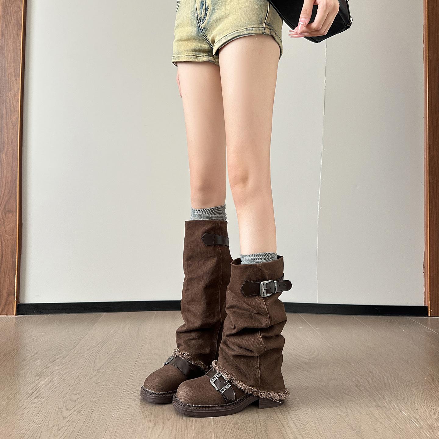 Retro thick heel trousers sleeve cowboy boots women s 2025 autumn new wasteland wind pile tall Maillard boots 40 коричневый
Retro thick heel trousers sleeve cowboy boots women s 2025 autumn new wasteland wind pile tall Maillard boots 40 коричневый