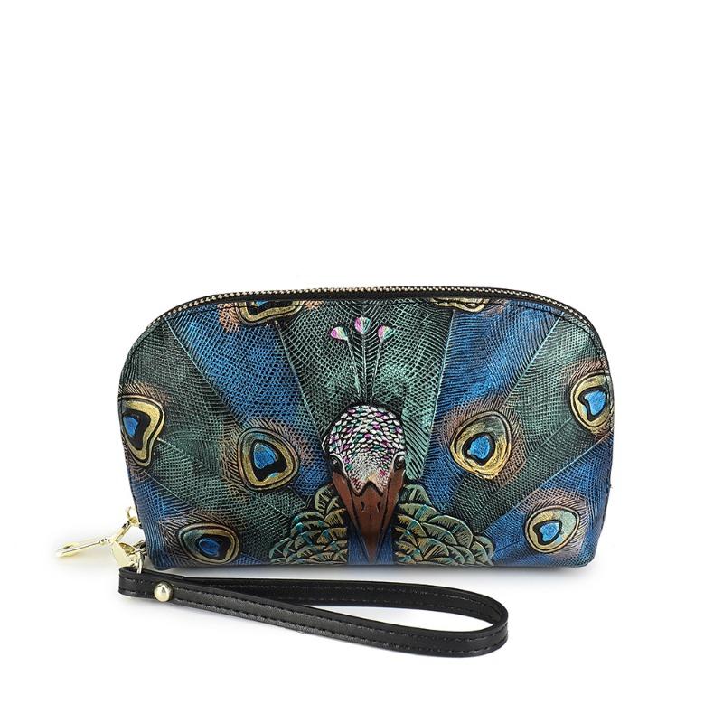 Ethnic style bag, peacock clutch bag, lady, leather creative painted wallet, shell bag, bag for mobile phone.
Ethnic style bag, peacock clutch bag, lady, leather creative painted wallet, shell bag, bag for mobile phone.