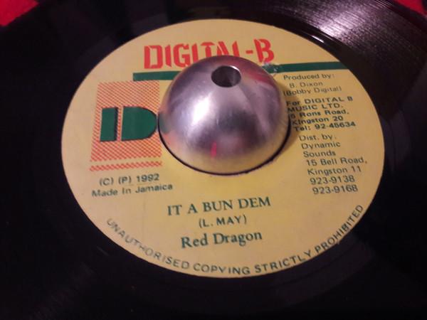 7inch Record RED DRAGON - It a Bun Dem NONE Digital-B 1992 Jamaica Reggae, Ska & Dub Used
7inch Record RED DRAGON - It a Bun Dem NONE Digital-B 1992 Jamaica Reggae, Ska & Dub Used