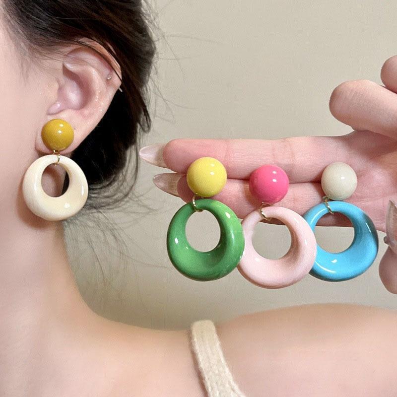 Dopamine color round earrings simple spring and summer small fresh stud earrings high sense fashion temperament earrings women
Dopamine color round earrings simple spring and summer small fresh stud earrings high sense fashion temperament earrings women