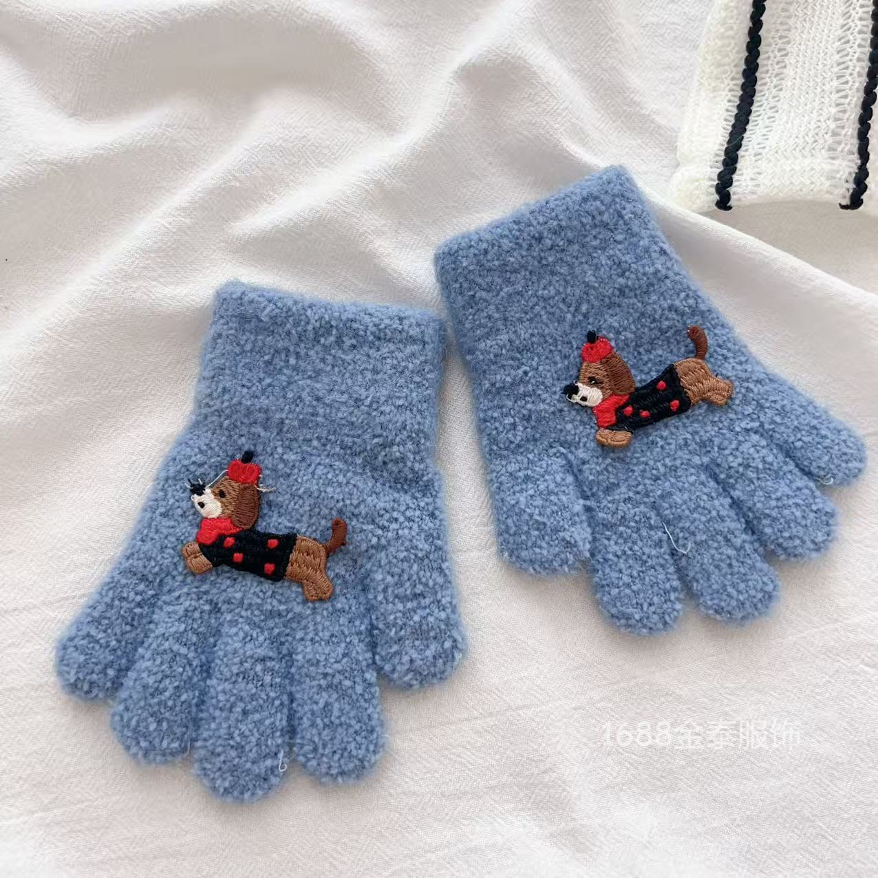 2-6 years old, children s dachshund dog gloves, cute cartoon winter cold and warm, thickened men s and women s treasure five-finger gloves batch 2-6 years old average size
2-6 years old, children s dachshund dog gloves, cute cartoon winter cold and warm, thickened men s and women s treasure five-finger gloves batch 2-6 years old average size