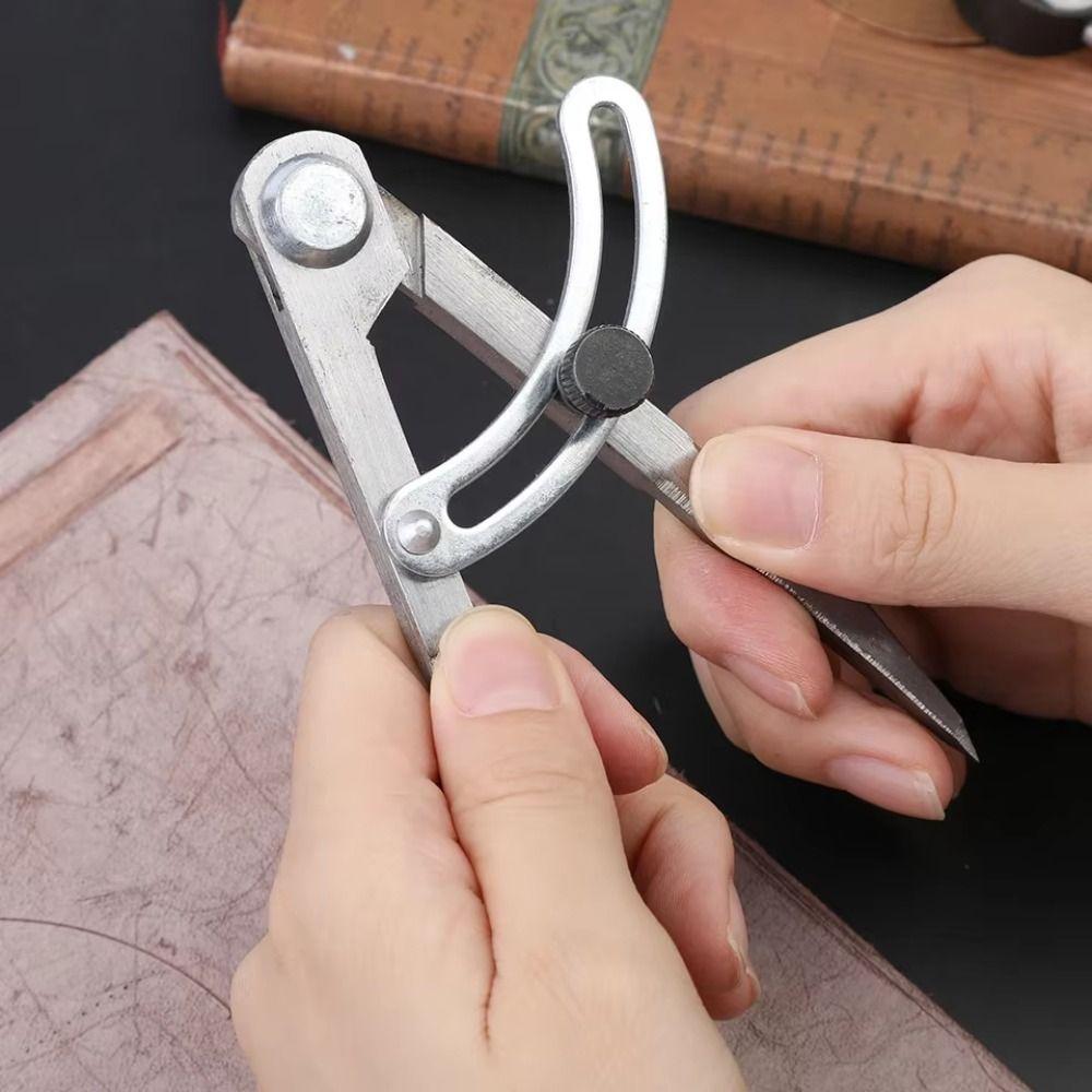 Pencil Marking Steel Wing Divider Edge Creaser Spacing Compass Cross Line Compasses Architect 100mm срібний
Pencil Marking Steel Wing Divider Edge Creaser Spacing Compass Cross Line Compasses Architect 100mm срібний