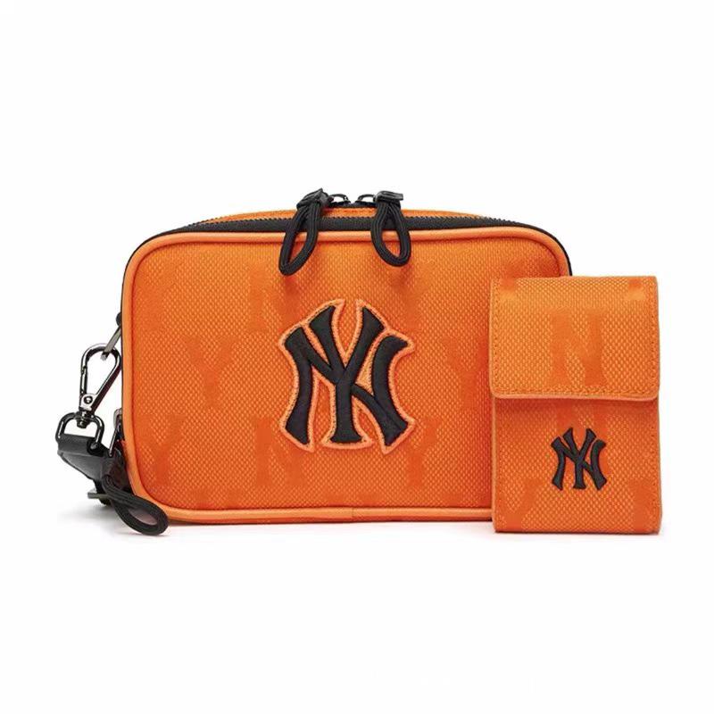 Сумка кроссбоди с логотипом по всей поверхности и кожаной этикеткой MLB 2025 – Унисекс модная сумочка, Маленький квадратный трендовый дизайн оранжевый
Сумка кроссбоди с логотипом по всей поверхности и кожаной этикеткой MLB 2025 – Унисекс модная сумочка, Маленький квадратный трендовый дизайн оранжевый