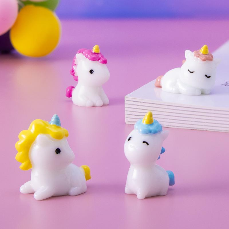 Cute Cartoon Unicorns In Micro-landscapes, Creative Home Desktop Ornaments, Car Decorations, Resin Handicrafts and Small Ornaments Blinking unicorn
Cute Cartoon Unicorns In Micro-landscapes, Creative Home Desktop Ornaments, Car Decorations, Resin Handicrafts and Small Ornaments Blinking unicorn