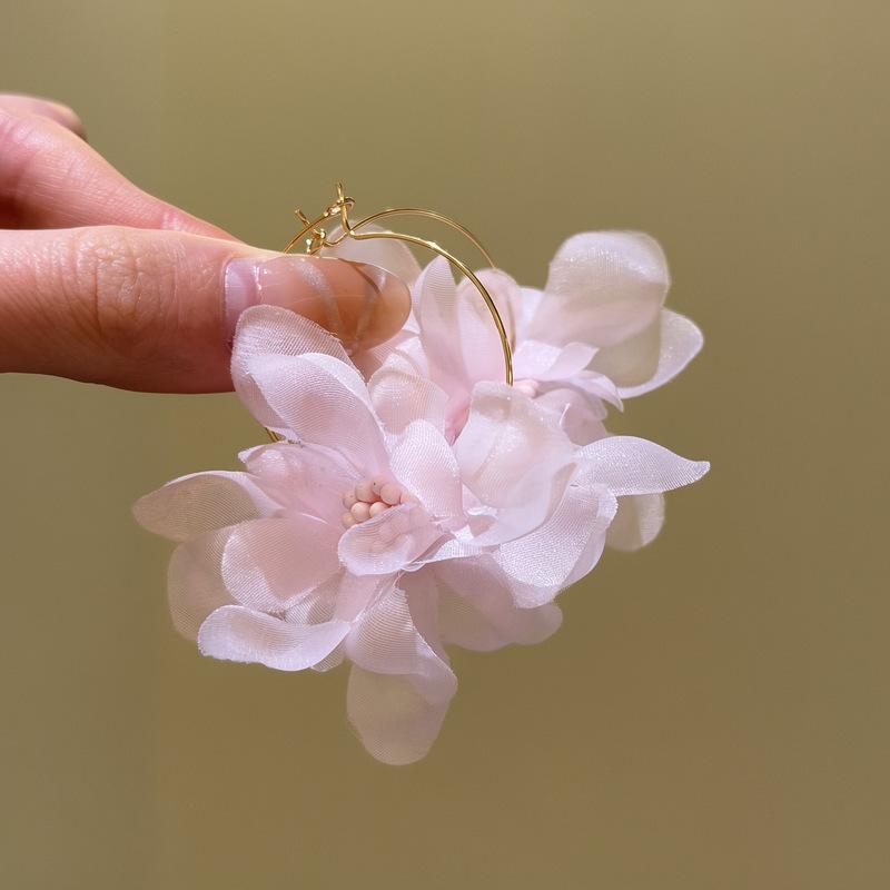 Mori fresh and sweet chiffon flower round earrings holiday style fashion versatile earrings niche high-end earrings women
Mori fresh and sweet chiffon flower round earrings holiday style fashion versatile earrings niche high-end earrings women