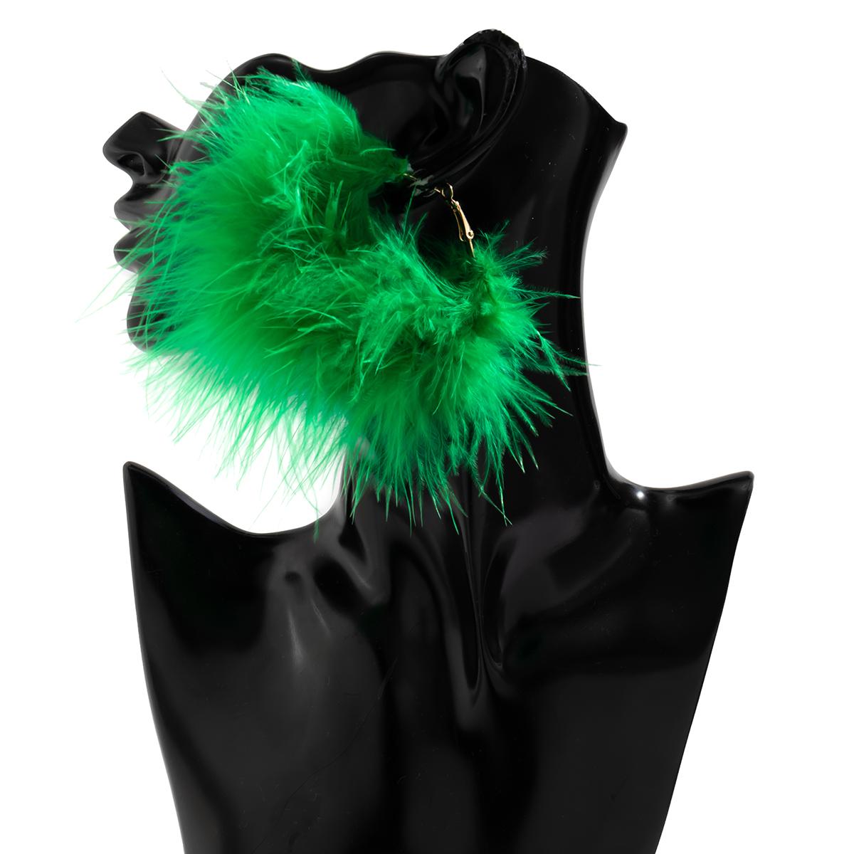 Exaggerated Big Circle with Fluffy Feathers Hoop Earrings for Women Trendy Ladies Wedding Large Earrings 2026 Fashion Jewelry
Exaggerated Big Circle with Fluffy Feathers Hoop Earrings for Women Trendy Ladies Wedding Large Earrings 2026 Fashion Jewelry