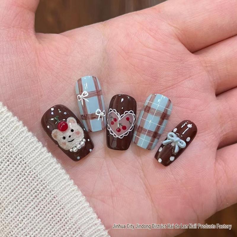 2025 Blue Brown Plaid Teddy Bear Nail Art: Handmade Press-On Nails for a Cool and Cute Autumn/Winter Look
2025 Blue Brown Plaid Teddy Bear Nail Art: Handmade Press-On Nails for a Cool and Cute Autumn/Winter Look