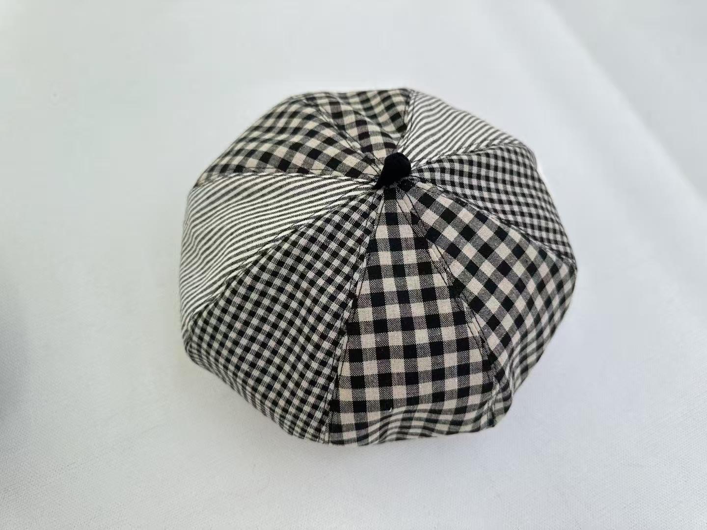 2025 Japanese size plaid striped splicing beret fashionable versatile painter hat spring and autumn travel octagonal hat One size fits all сірий колір
2025 Japanese size plaid striped splicing beret fashionable versatile painter hat spring and autumn travel octagonal hat One size fits all сірий колір