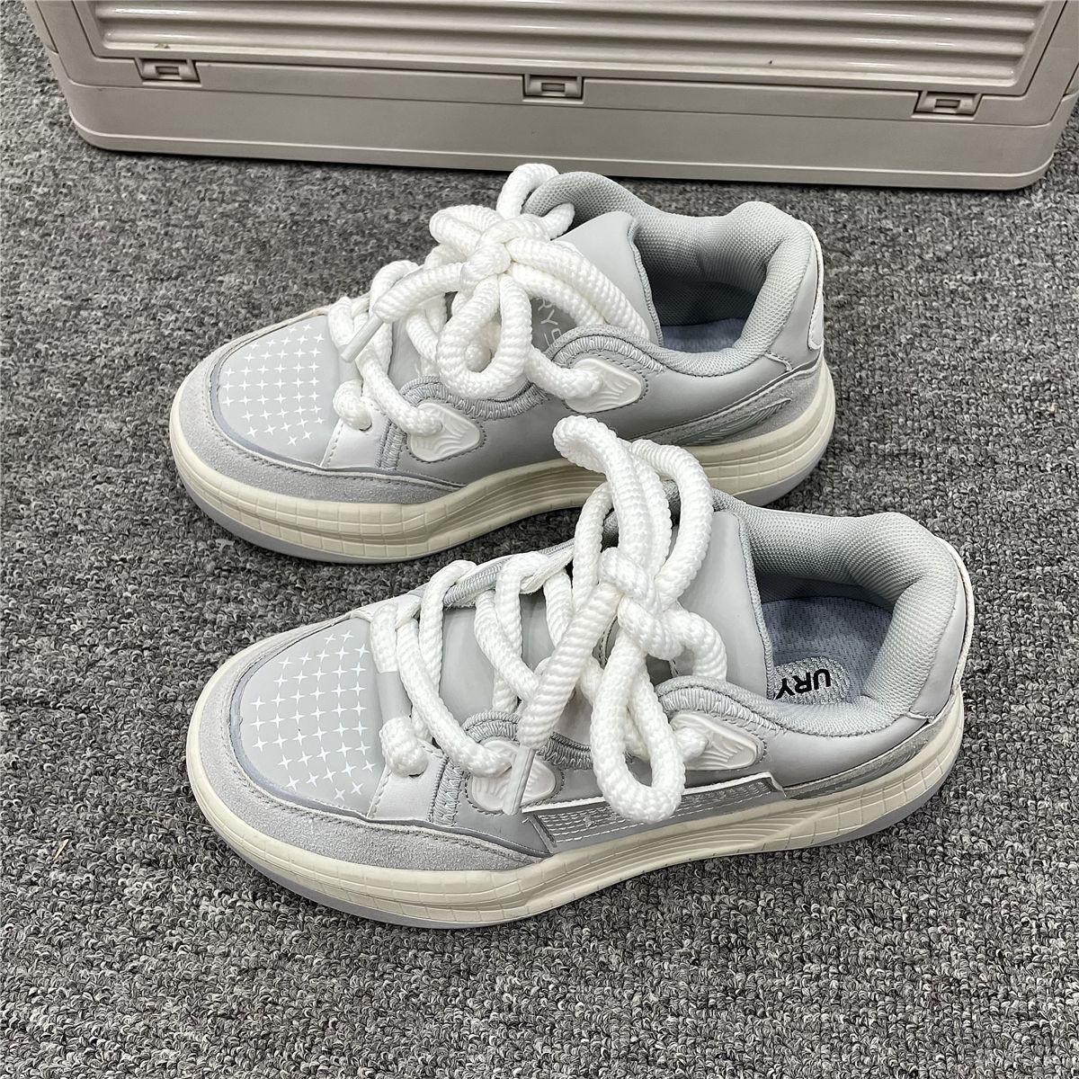 Обувь пара нишевая ретро обувь на платформе с увеличенной высотой каблука 2024 новая пара универсальная спортивная и обувь для отдыха 35 серый
Обувь пара нишевая ретро обувь на платформе с увеличенной высотой каблука 2024 новая пара универсальная спортивная и обувь для отдыха 35 серый