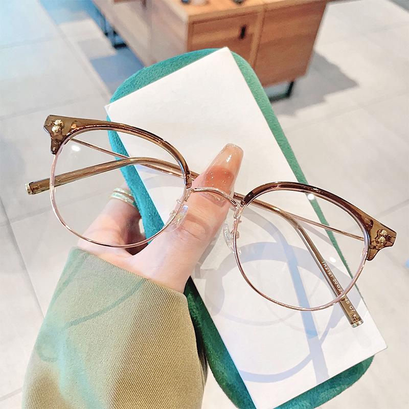 2023 Ultralight Round Frame Anti-Blue Light Glasses for Women - Korean Style No Makeup Look
2023 Ultralight Round Frame Anti-Blue Light Glasses for Women - Korean Style No Makeup Look