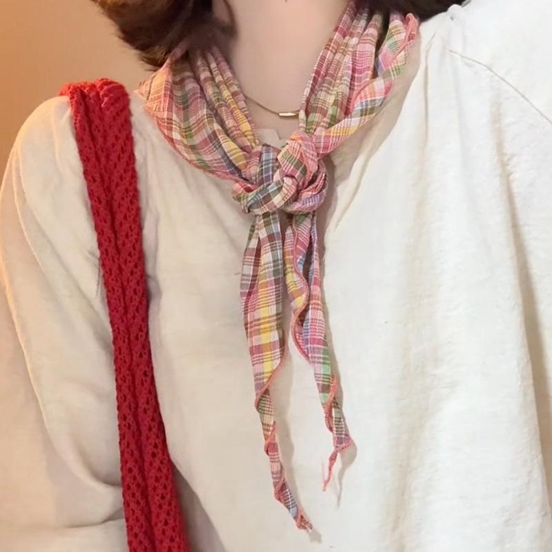 Корейский цветной клетчатый треугольный шарф: Универсальная повязка на голову с лентами, модный аксессуар
Корейский цветной клетчатый треугольный шарф: Универсальная повязка на голову с лентами, модный аксессуар